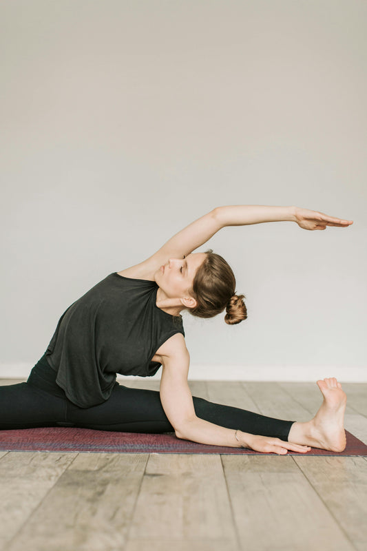 A 2026 Atlanta yoga clothes guide featuring Kincey Store's buttery soft V-waist leggings, seamless sets, and squat-proof activewear for the Switch-Off ritual across Buckhead, Midtown, and Piedmont Park.