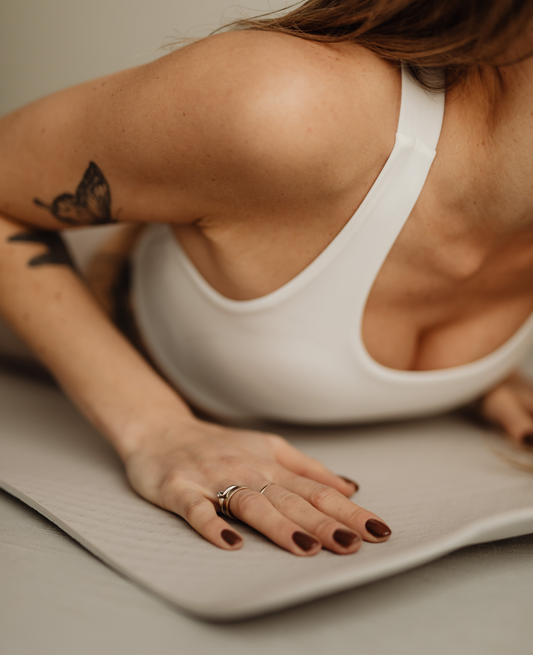 stylish yoga activewear outfit